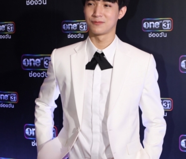ONE สนั่นจอ