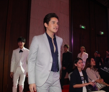 ONE สนั่นจอ