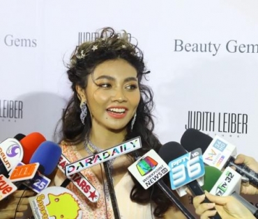 งานเดินแบบ beauty gems