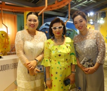 งานเดินแบบ beauty gems