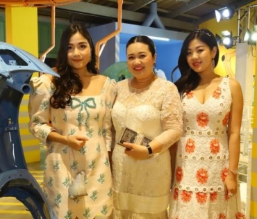 งานเดินแบบ beauty gems