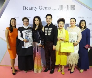 งานเดินแบบ beauty gems