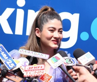 "มาร์กี้ ราศรี" งาน Booking