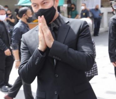 วันพระราชทานเพลิงศพ "ตั้ว ศรัณยู"