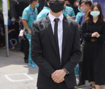 วันพระราชทานเพลิงศพ "ตั้ว ศรัณยู"