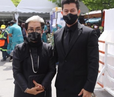วันพระราชทานเพลิงศพ "ตั้ว ศรัณยู"