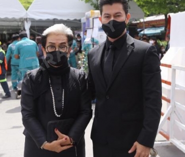 วันพระราชทานเพลิงศพ "ตั้ว ศรัณยู"
