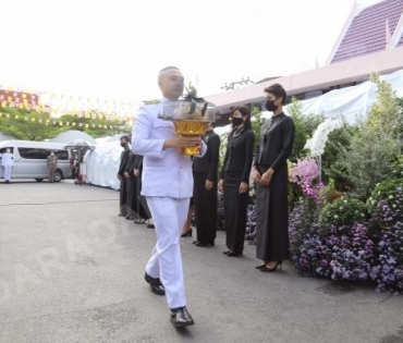 วันพระราชทานเพลิงศพ "ตั้ว ศรัณยู"