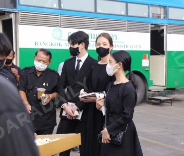 วันพระราชทานเพลิงศพ "ตั้ว ศรัณยู"