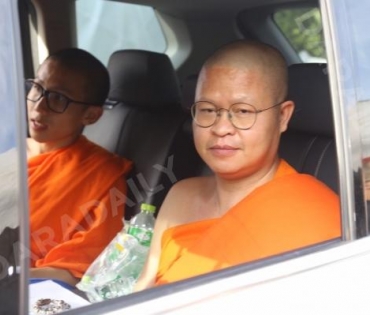 วันพระราชทานเพลิงศพ "ตั้ว ศรัณยู"