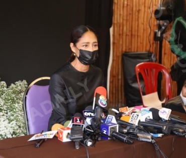 วันพระราชทานเพลิงศพ "ตั้ว ศรัณยู"