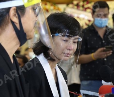 วันพระราชทานเพลิงศพ "ตั้ว ศรัณยู"