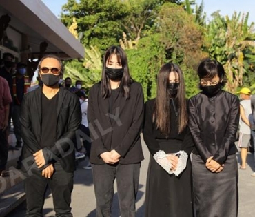 วันพระราชทานเพลิงศพ "ตั้ว ศรัณยู"