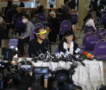 วันพระราชทานเพลิงศพ "ตั้ว ศรัณยู"