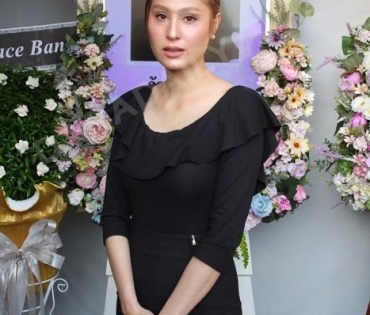 วันพระราชทานเพลิงศพ "ตั้ว ศรัณยู"