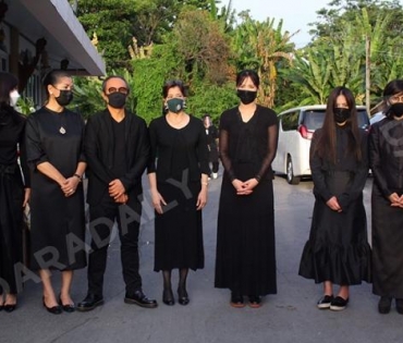 วันพระราชทานเพลิงศพ "ตั้ว ศรัณยู"