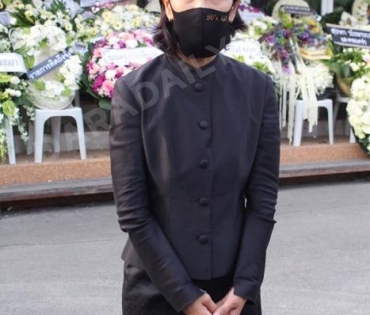 วันพระราชทานเพลิงศพ "ตั้ว ศรัณยู"