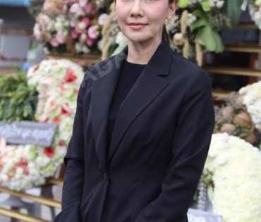 วันพระราชทานเพลิงศพ "ตั้ว ศรัณยู"