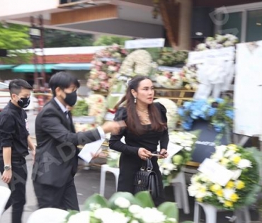 วันพระราชทานเพลิงศพ "ตั้ว ศรัณยู"