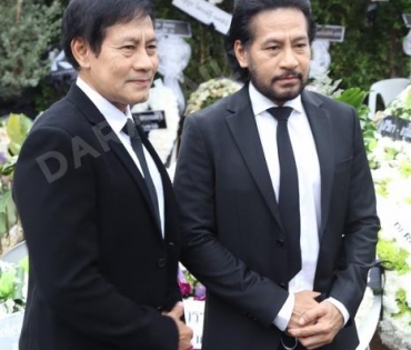 วันพระราชทานเพลิงศพ "ตั้ว ศรัณยู"