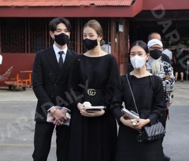 วันพระราชทานเพลิงศพ "ตั้ว ศรัณยู"