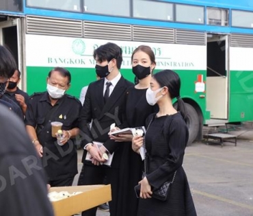 วันพระราชทานเพลิงศพ "ตั้ว ศรัณยู"