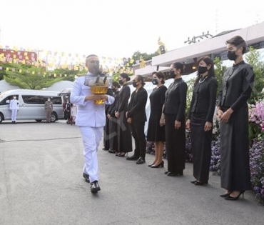วันพระราชทานเพลิงศพ "ตั้ว ศรัณยู"