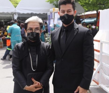 วันพระราชทานเพลิงศพ "ตั้ว ศรัณยู"