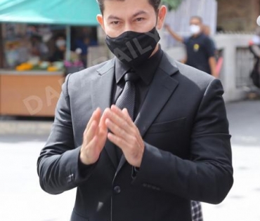 วันพระราชทานเพลิงศพ "ตั้ว ศรัณยู"
