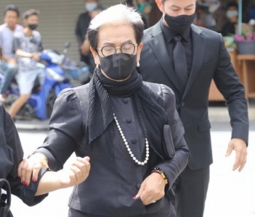 วันพระราชทานเพลิงศพ "ตั้ว ศรัณยู"