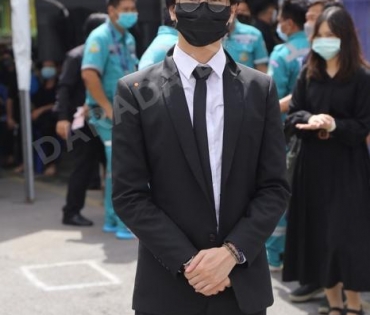 วันพระราชทานเพลิงศพ "ตั้ว ศรัณยู"
