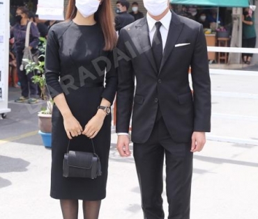 วันพระราชทานเพลิงศพ "ตั้ว ศรัณยู"