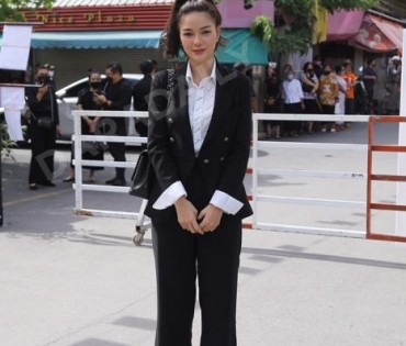 วันพระราชทานเพลิงศพ "ตั้ว ศรัณยู"