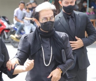 วันพระราชทานเพลิงศพ "ตั้ว ศรัณยู"