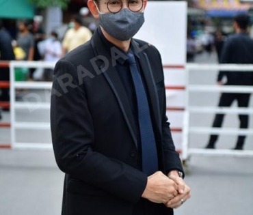วันพระราชทานเพลิงศพ "ตั้ว ศรัณยู"
