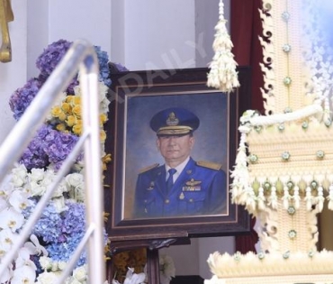 บรรยากาศพิธีพระราชทานเพลิงศพ “พลอากาศตรีณรงค์ เตมีรักษ์”