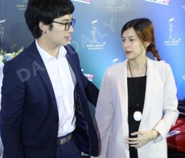 งานเปิดตัวและร่วมชมภาพยนตร์  “รักข้ามคาน”