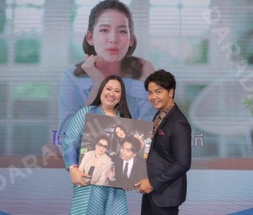 "โบว์ เมลดา" ร่วมงานแถลงข่าวเปิดตัวแคมเปญ "ประกันภัย For Lady"