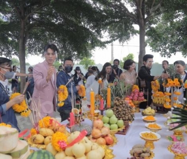 ช่องวัน 31 และค่าย “พอดีคำ เอ็นเตอร์เทนเม้นท์” บวงสรวงละคร 4 เรื่อง 4 รส 