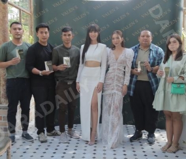 "มิ้นต์​ ชาลิดา"​ งานเปิดตัวพรีเซนเตอร์​ Valen 