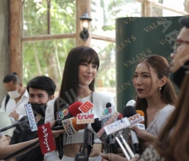 "มิ้นต์​ ชาลิดา"​ งานเปิดตัวพรีเซนเตอร์​ Valen 