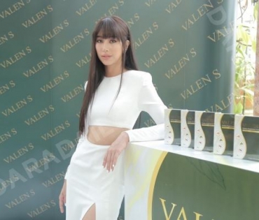 "มิ้นต์​ ชาลิดา"​ งานเปิดตัวพรีเซนเตอร์​ Valen 