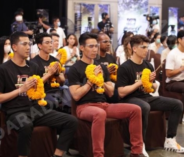 พีธีบวงสรวงรายการ "10 Fight 10 ซีซั่น 2" ชกจริง เจ็บจริง ยิ่งกว่าเดิม!