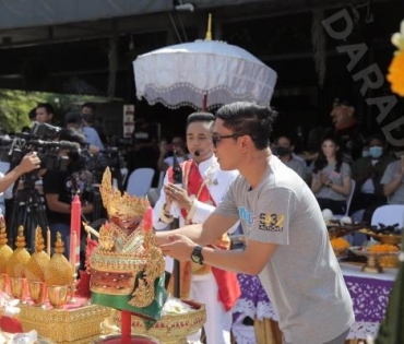 ภาพบรรยากาศบวงสรวงภาพยนตร์ "หร่อยจังจ้าว"