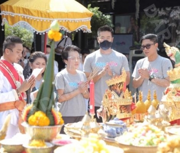 ภาพบรรยากาศบวงสรวงภาพยนตร์ "หร่อยจังจ้าว"