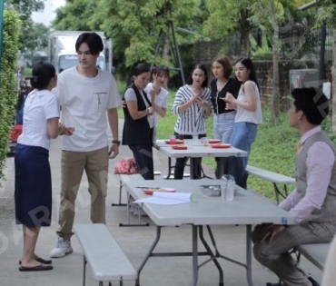 เบื้องหลังกองละคร "บ้านสาวโสด"