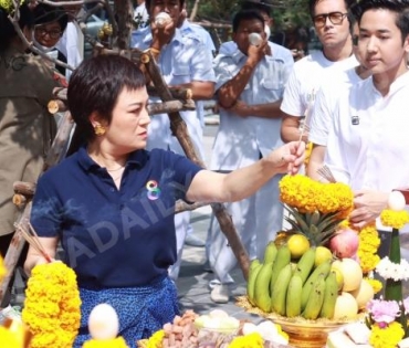 ภาพบรรยากาศงานบวงสรวง "โลกทั้งใบให้นายคนเดียว เดอะซีรีส์"