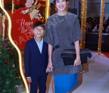 พิธีเปิดไฟต้นคริสต์มาสสุดยิ่งใหญ่ Light up Christmas Tree 2021 