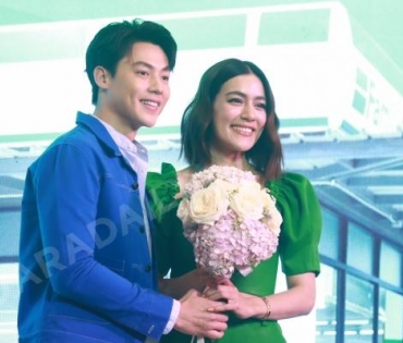 "หมาก-คิม" ร่วมงาน "Family Mart"