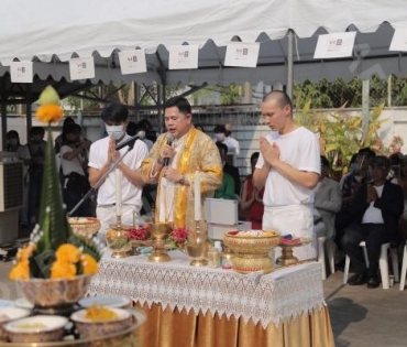 “ยุ้ย-น้ำตาล-โอม-ฟิล์ม” นำทีมนักแสดงบวงสรวงละครเรื่อง “ตะวันตกดิน”